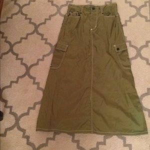 HiH girl Long ankle length green skirt.